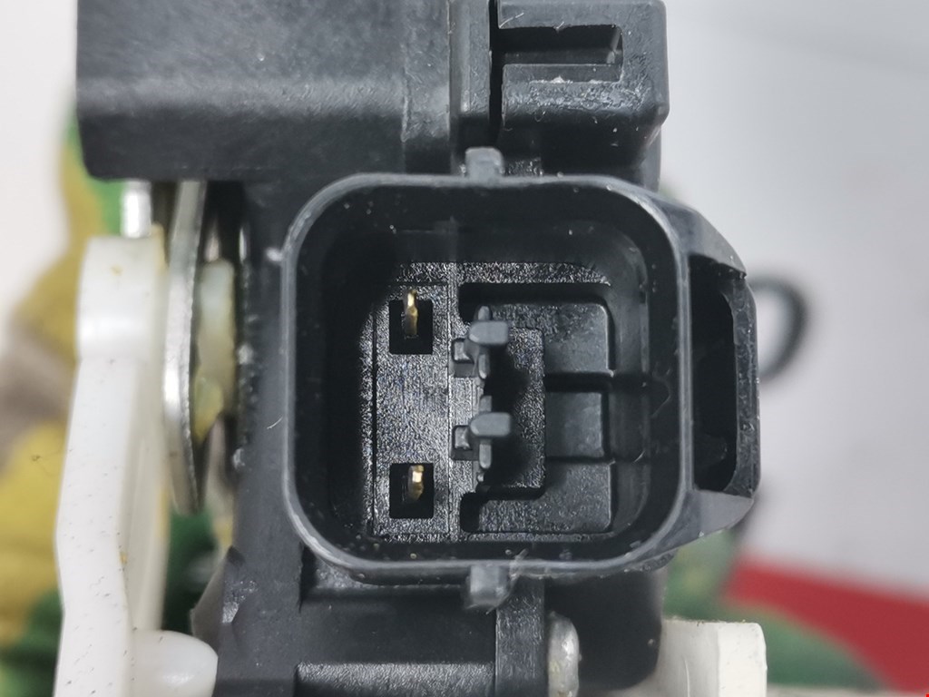 Замок двери задней левой MITSUBISHI L200 KB 2006-2015