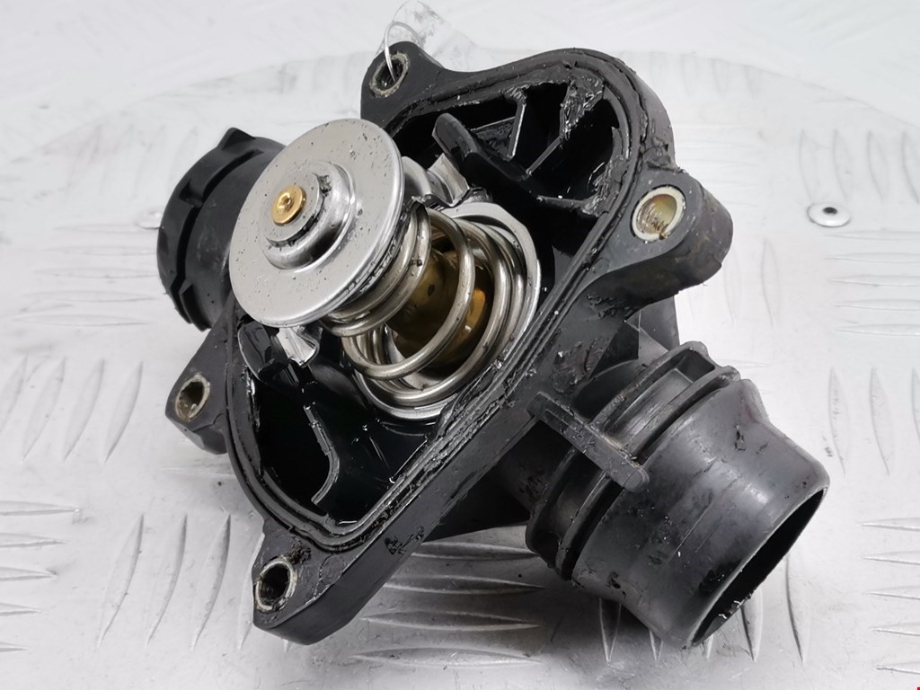 Корпус термостата BMW 1er E81\E87 2004-2011