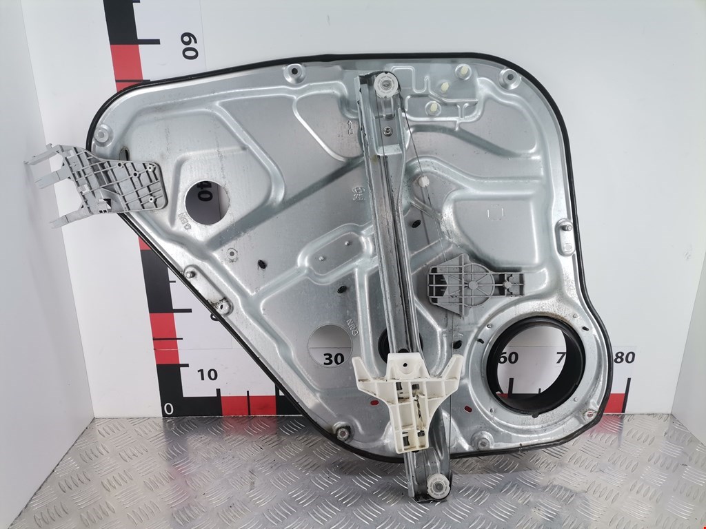 Стеклоподъемник задний правый HYUNDAI Santa Fe CM 2005-2012