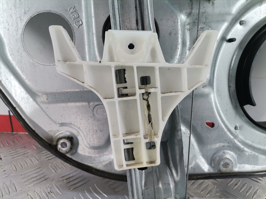 Стеклоподъемник задний правый HYUNDAI Santa Fe CM 2005-2012