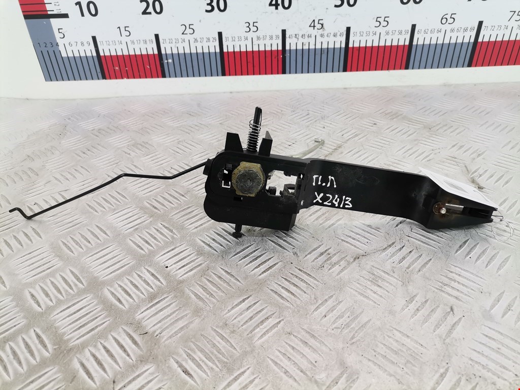 Кронштейн ручки FORD Fiesta 2001-2008