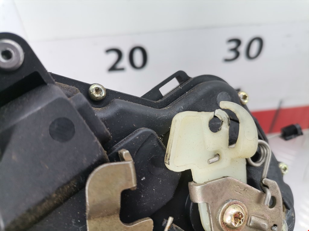 Замок двери передней правой VOLKSWAGEN Golf IV 1997-2003