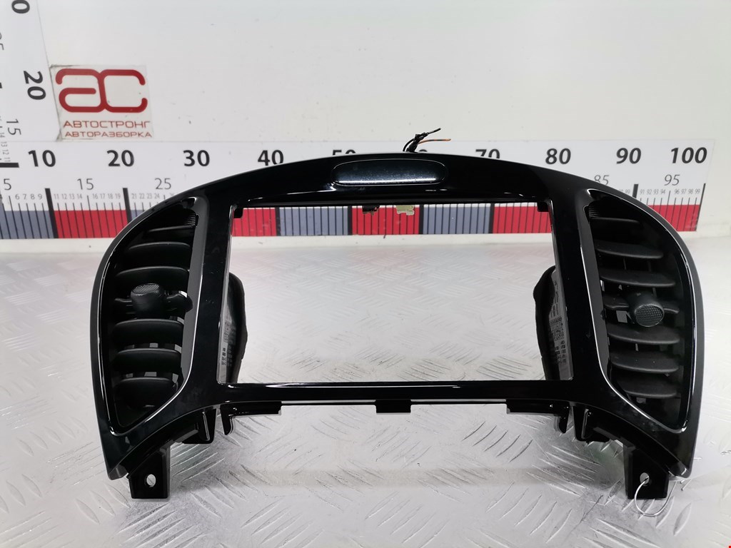 Дефлектор воздушный NISSAN Juke 2010-2019