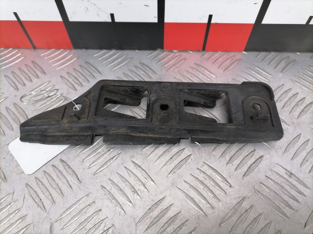 Кронштейн переднего бампера правый VOLKSWAGEN Golf V 2003-2009