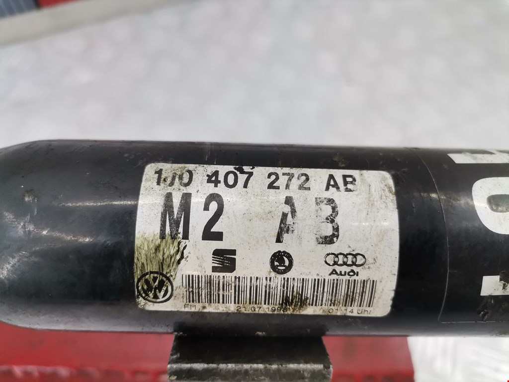 Полуось (привод, приводной вал) передняя правая AUDI A3 8L 1996-2003