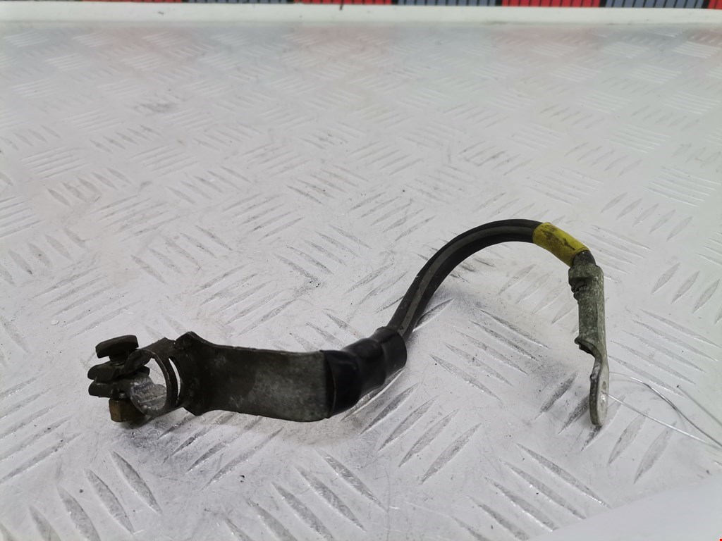 Клемма аккумулятора (минус) - TOYOTA RAV 4 XA20 2000-2005