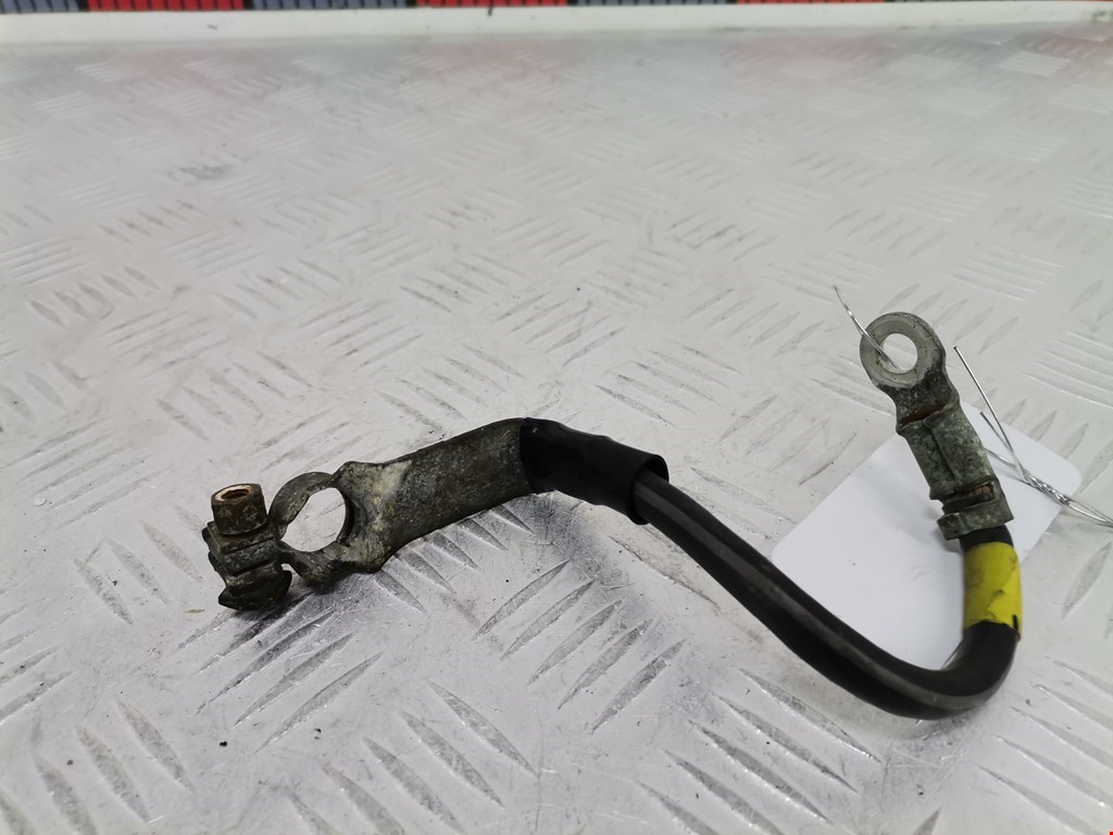 Клемма аккумулятора (минус) - TOYOTA RAV 4 XA20 2000-2005