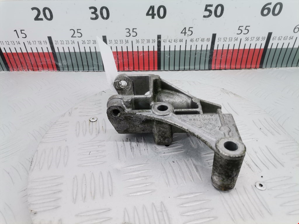 Кронштейн (крепление лапа) двигателя Opel Vectra B (1995-2002)