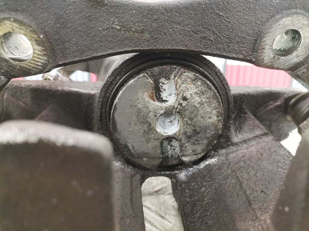 Суппорт передний левый CITROEN C5 I 2001-2008