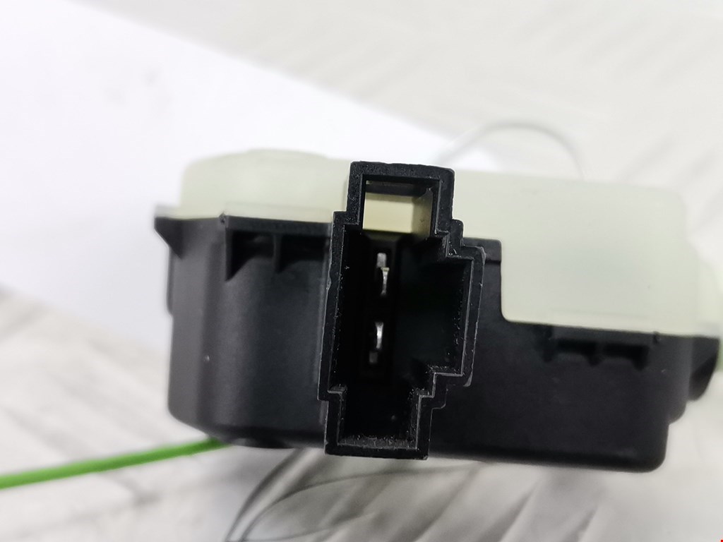 Активатор замка бензобака VOLVO V60 2010-2018