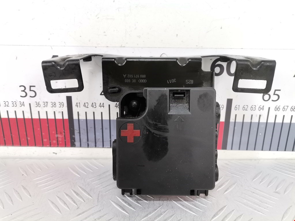 Датчик уровня в бачок омывателя AUDI Q5 I 2008-2017