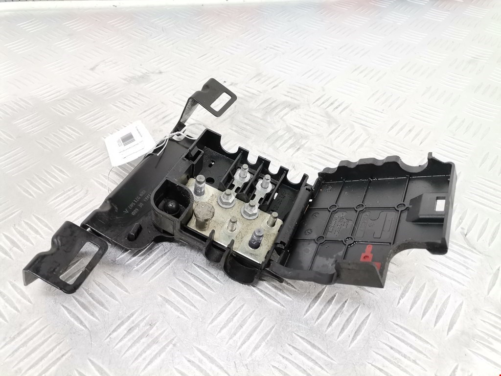 Датчик уровня в бачок омывателя AUDI Q5 I 2008-2017