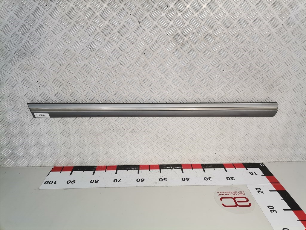 Накладка декоративная (молдинг) двери передней левой Mercedes E-Class (W210) (1995-2003)