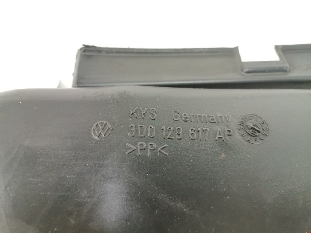 Воздуховод VOLKSWAGEN Phaeton 2002-2016