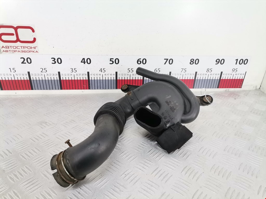 Патрубок воздушного фильтра TOYOTA Prius II XW20 2003-2012