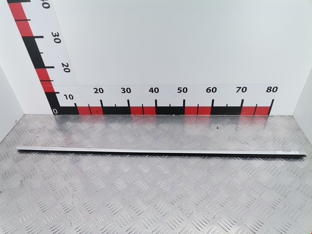 Накладка декоративная (молдинг) стекла двери передней правой BMW 5-Series (E39) (1995-2004)