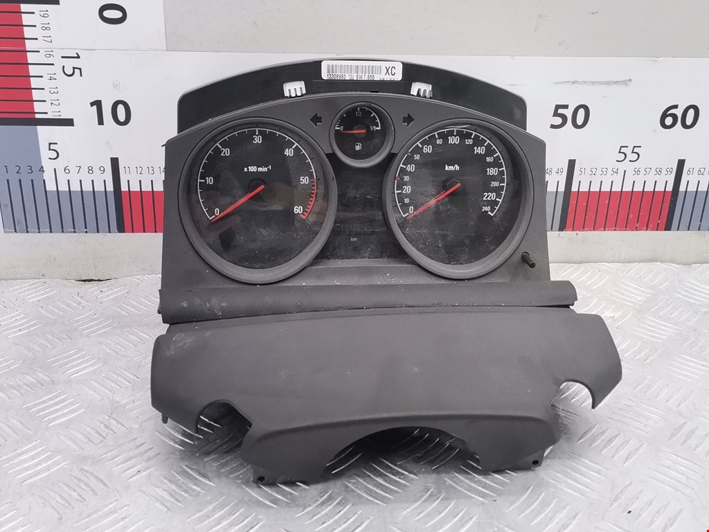 Панель приборов (щиток) OPEL Astra H/Family 2004-2015