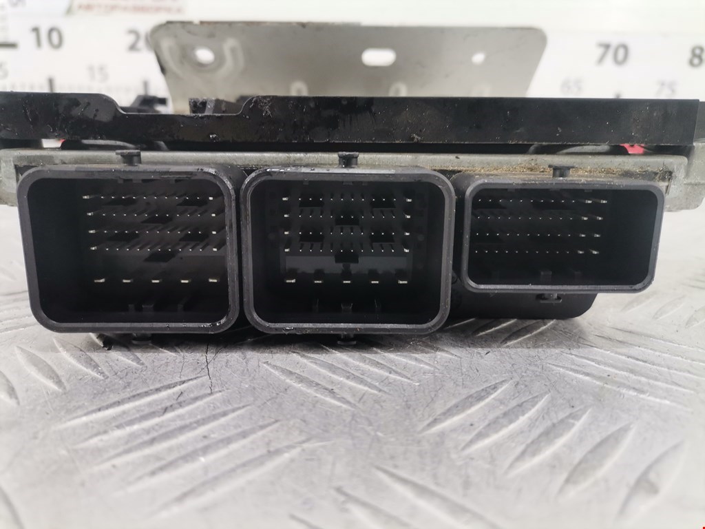 Блок управления двигателя (ЭБУ) VOLVO V60 2010-2018