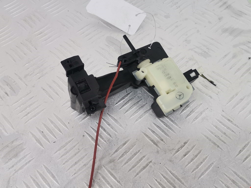 Активатор замка бензобака MERCEDES-BENZ M-Class W164 ML 2005-2011