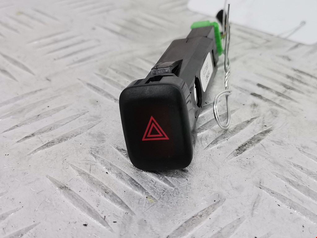 Кнопка аварийной сигнализации (аварийки) VOLVO V60 2010-2018