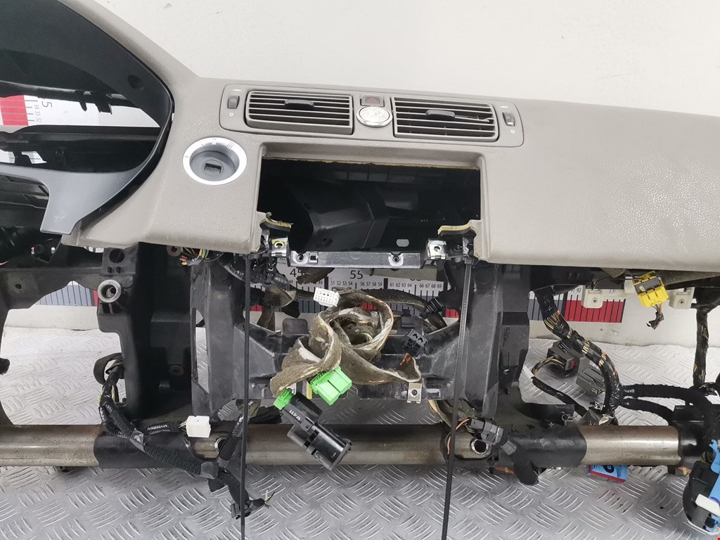 Торпедо VOLVO V50 I 2004-2012