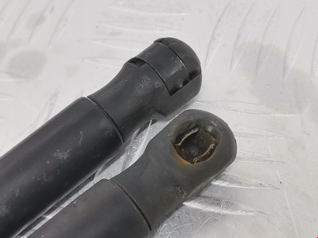 Амортизатор крышки (двери) багажника AUDI TT 8J 2006-2014