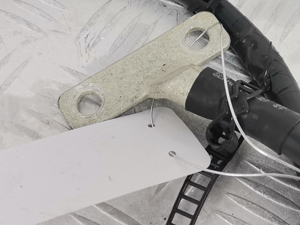 Клемма аккумулятора (минус) - AUDI TT 8J 2006-2014