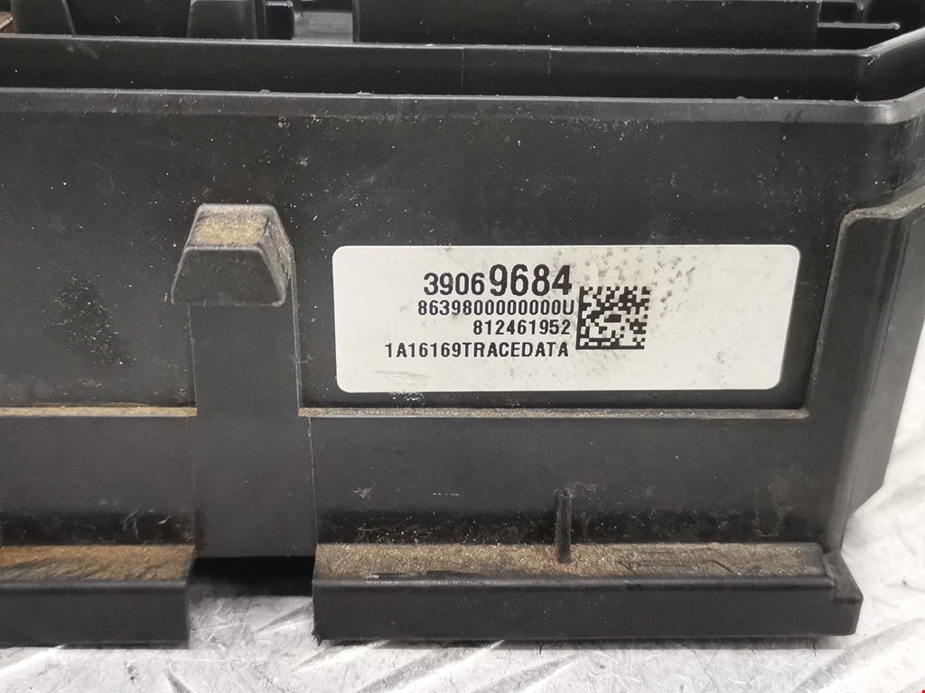 Датчик уровня в бачок омывателя OPEL Astra K 2015-2021