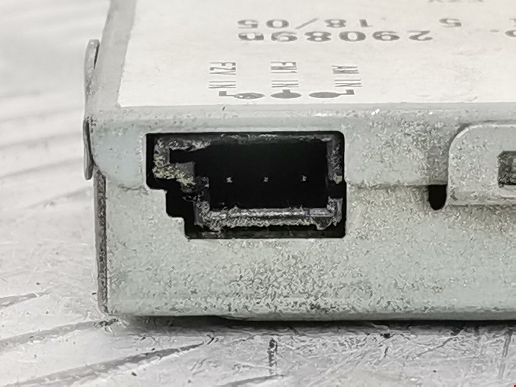 Усилитель антенны FORD Mondeo III 2000-2007