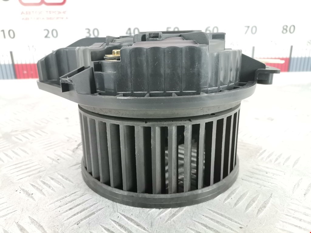 Моторчик (мотор) отопителя салона AUDI A4 B7 2004-2007