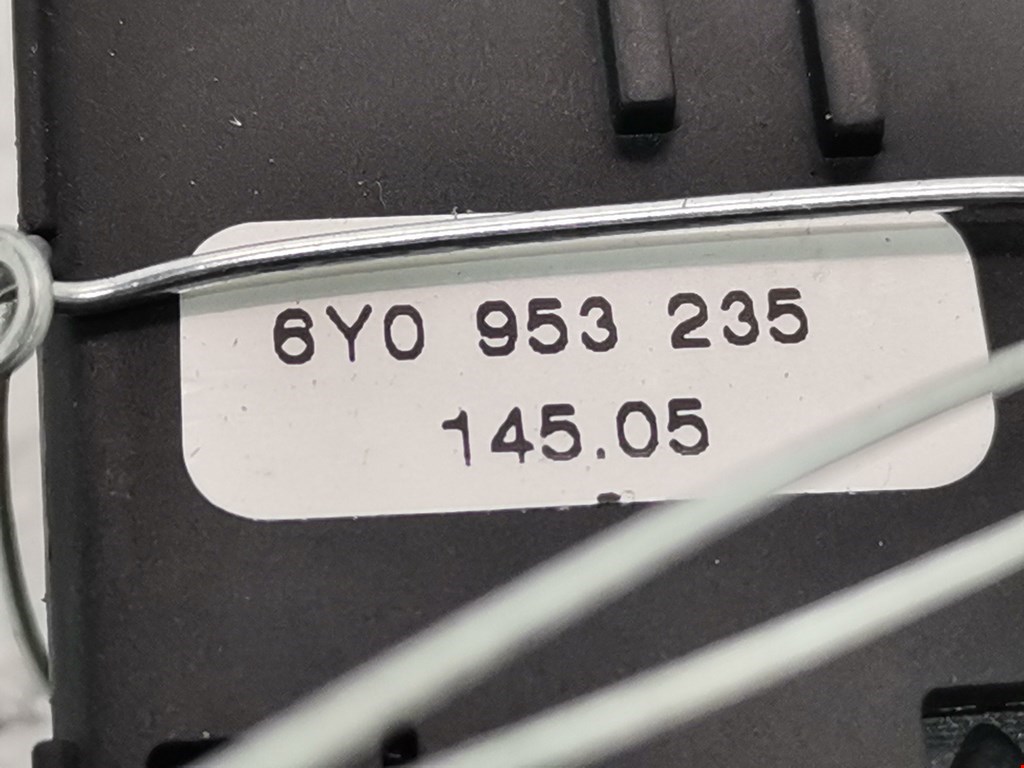 Кнопка аварийной сигнализации (аварийки) SKODA Fabia MK1 1999-2006