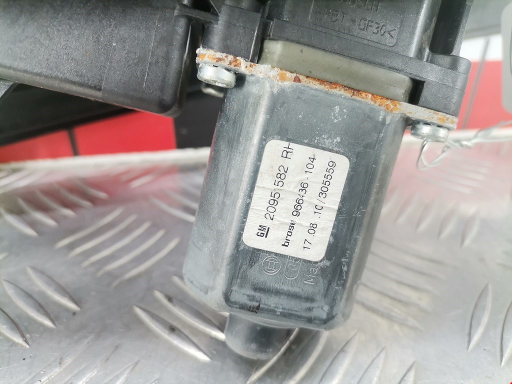 Стеклоподъемник передний правый OPEL Astra J 2009-2017