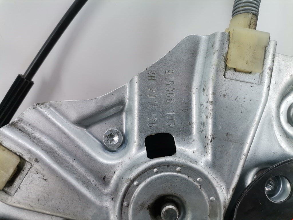 Стеклоподъемник передний правый OPEL Astra J 2009-2017