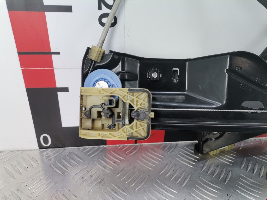 Стеклоподъемник передний правый OPEL Astra J 2009-2017