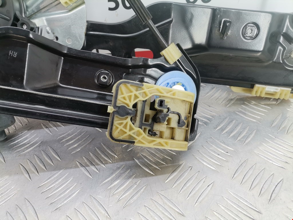 Стеклоподъемник передний правый OPEL Astra J 2009-2017