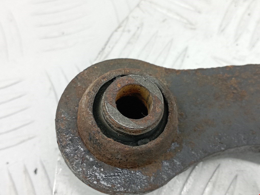 Рычаг задний правый TOYOTA Avensis 2003-2008