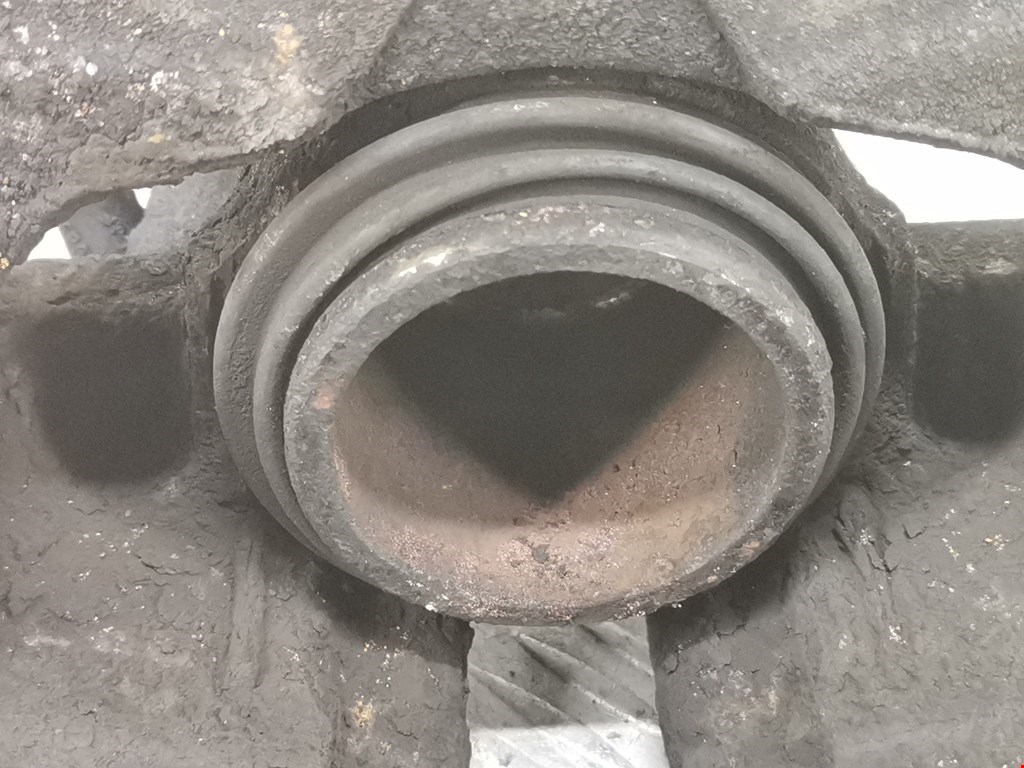 Суппорт передний левый RENAULT Laguna 1993-2000