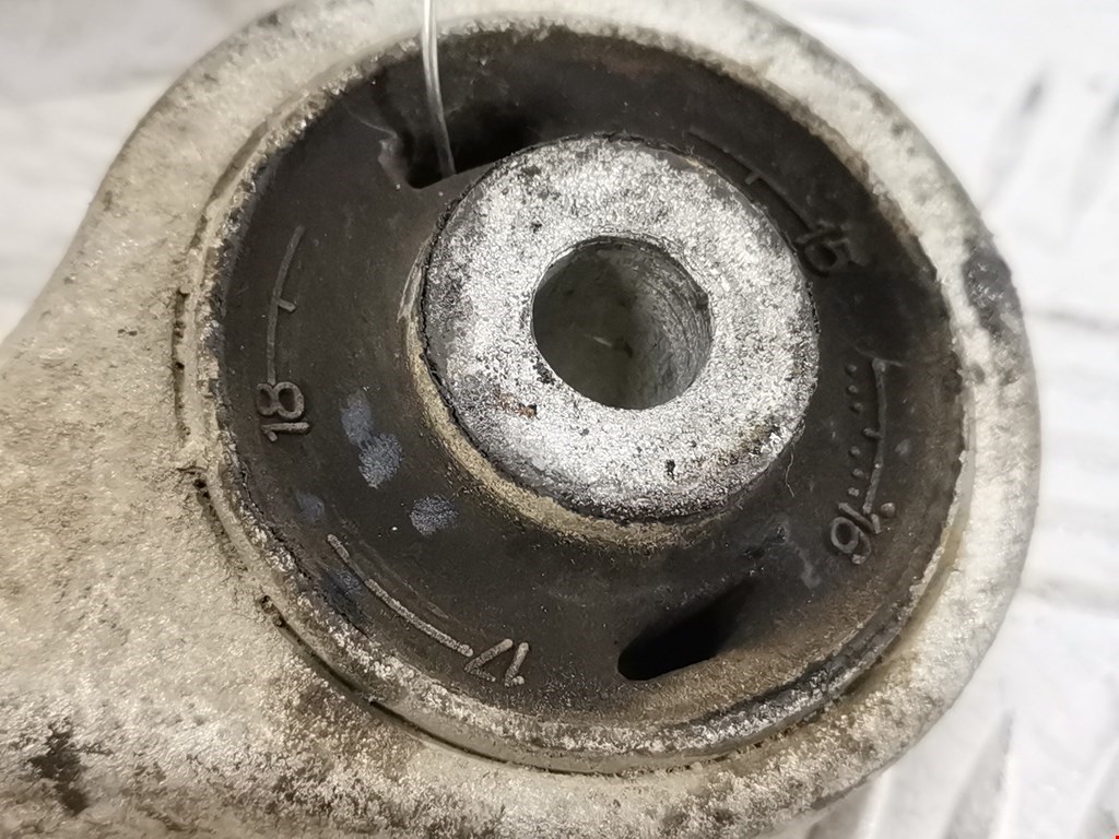 Рычаг передний правый VOLKSWAGEN Passat B5 1997-2005