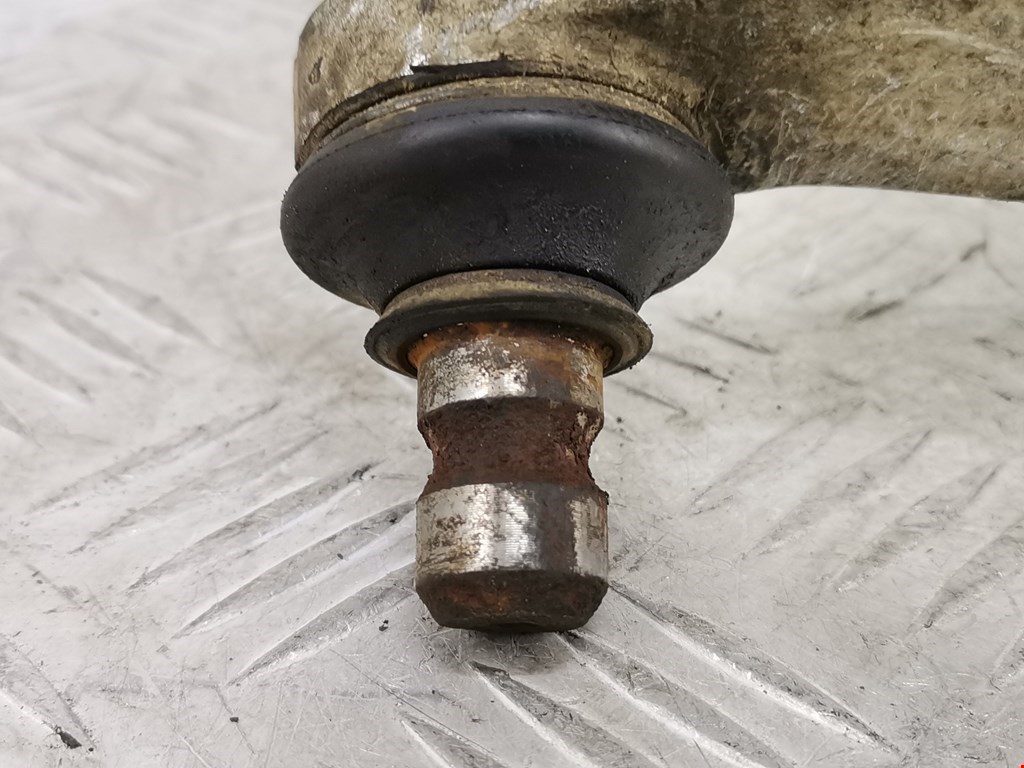 Рычаг передний правый VOLKSWAGEN Passat B5 1997-2005