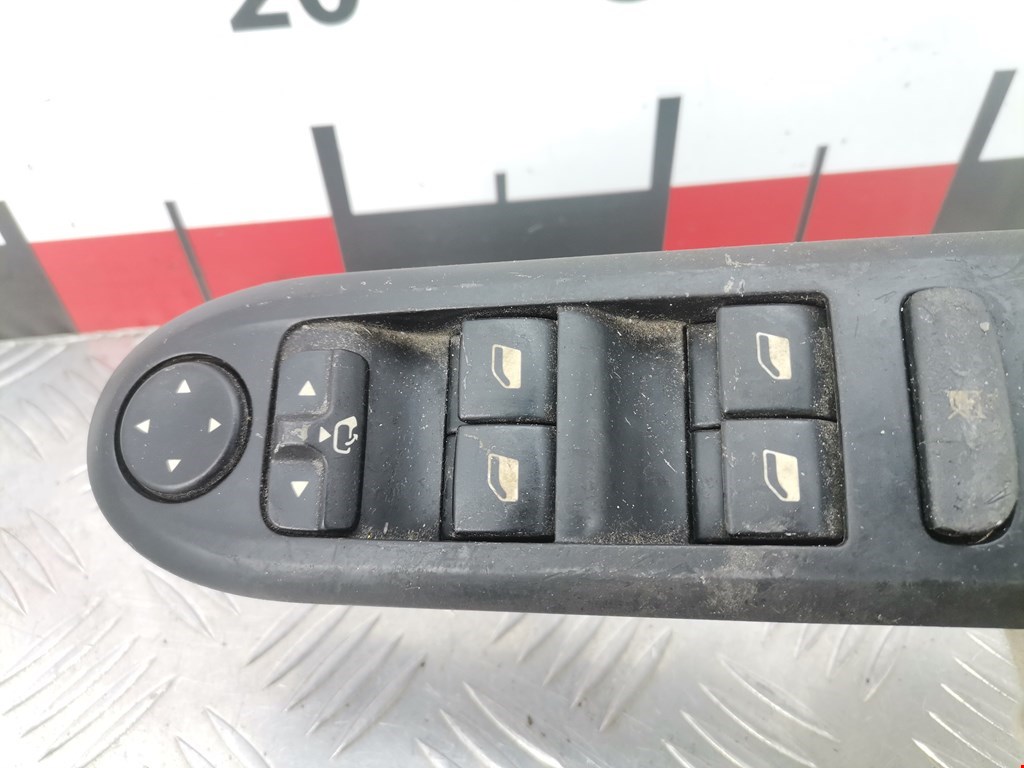 Блок управления стеклоподъемниками PEUGEOT 407 2004-2010