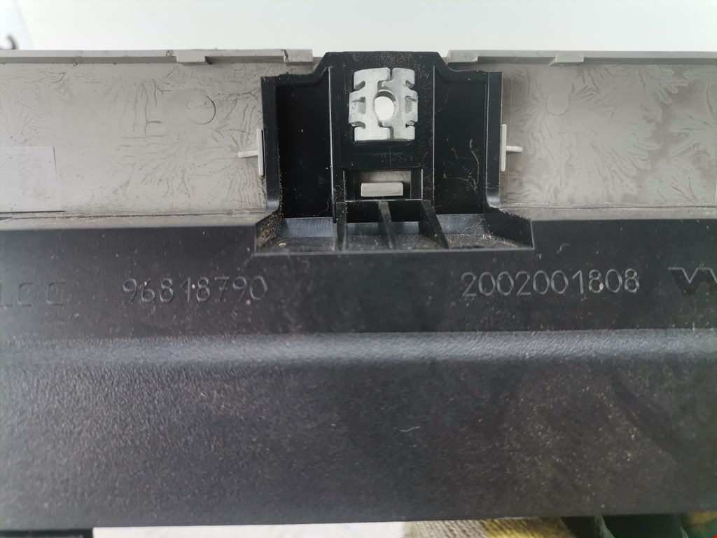 Шторка солнцезащитная CITROEN Berlingo 2008-н.в.