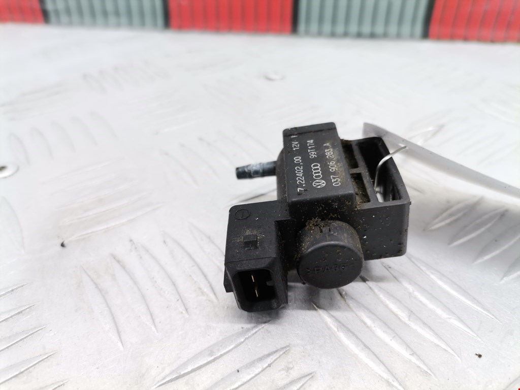 Клапан воздушного фильтра Seat Toledo 2 (1999-2004)