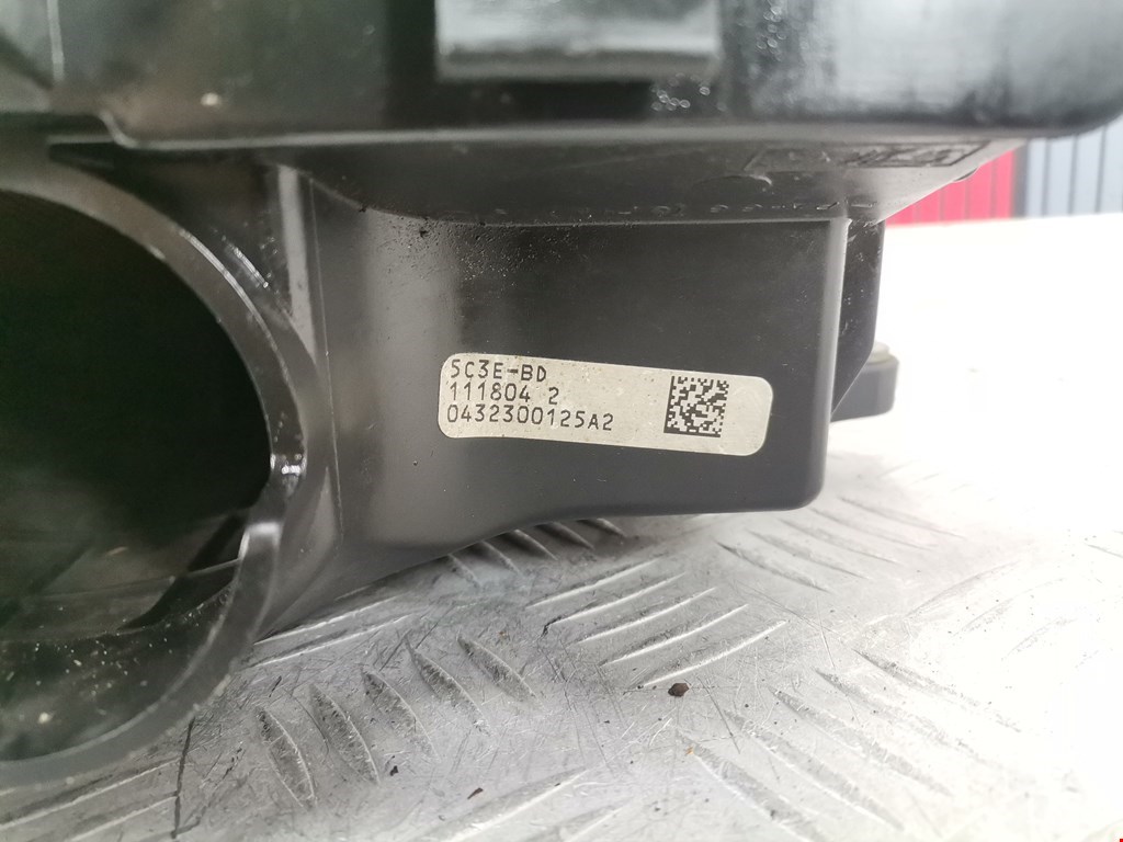 Корпус воздушного фильтра FORD F-150 2004-2008