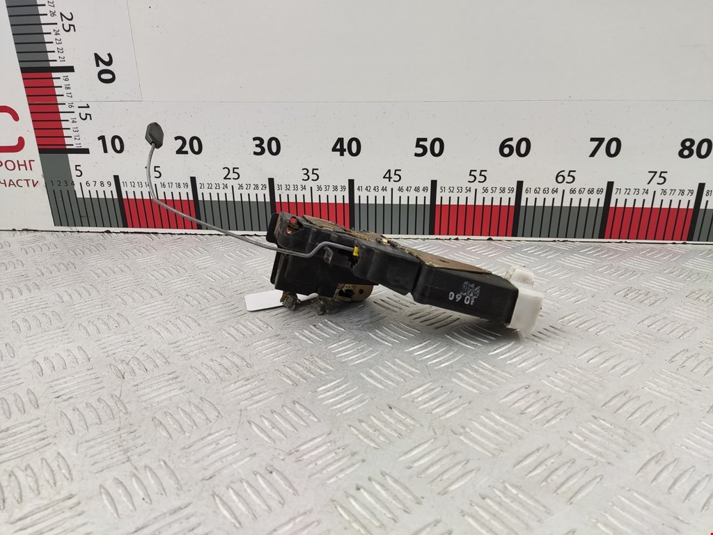 Замок двери передней правой MITSUBISHI Carisma 1995-1999