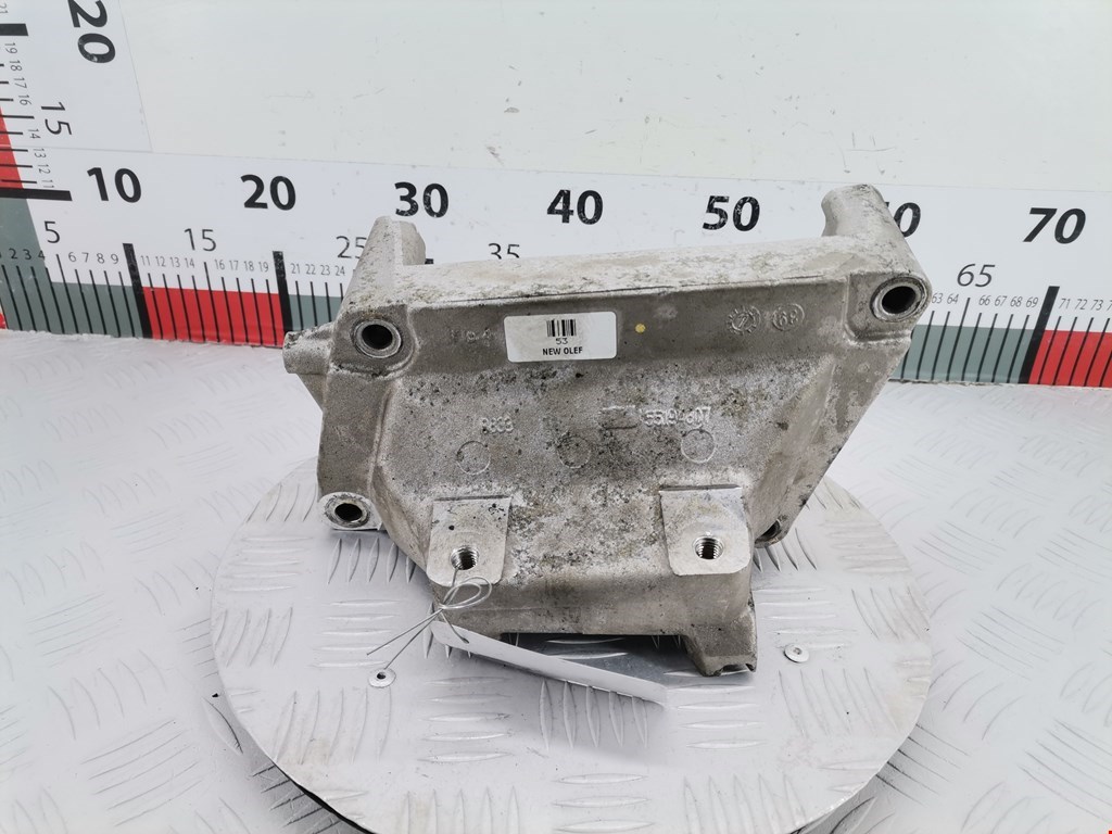 Кронштейн (крепление лапа) двигателя Opel Meriva A (2003-2010)