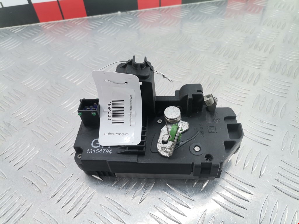 Замок двери задней правой OPEL Corsa C 2000-2006