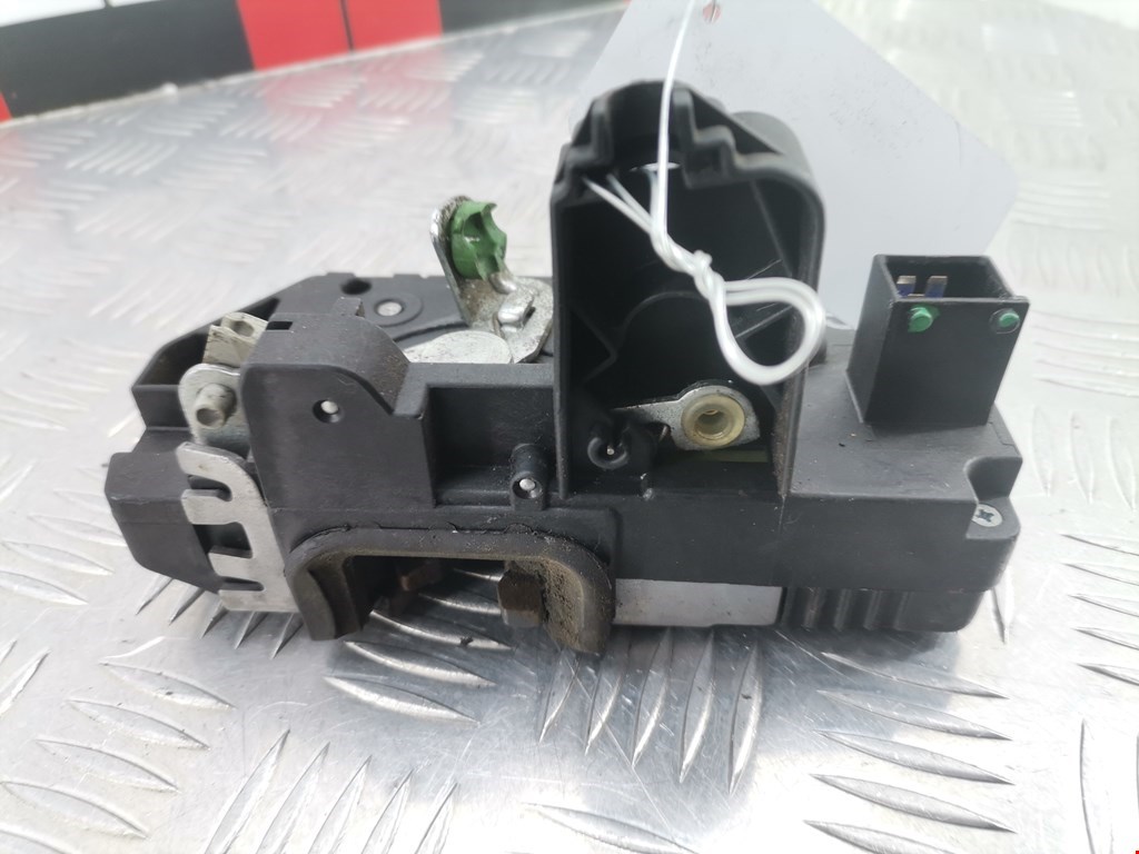 Замок двери задней правой OPEL Corsa C 2000-2006