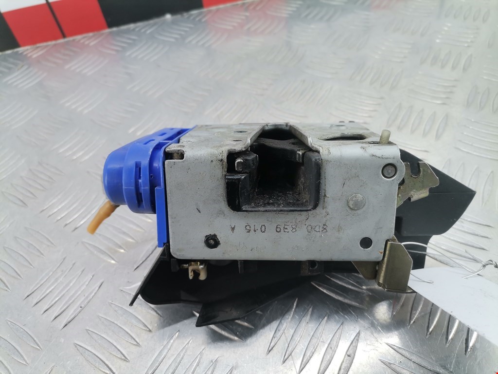 Замок двери задней правой AUDI A4 B5 1995-2001