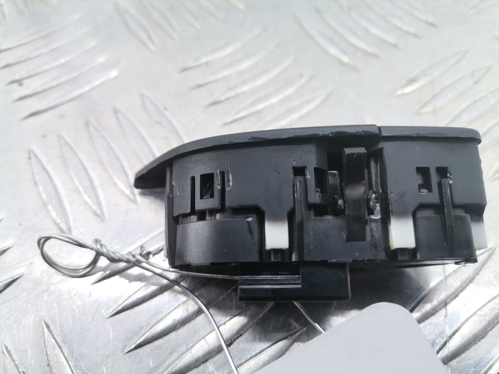 Кнопка центрального замка MERCEDES-BENZ M-Class W164 ML 2005-2011