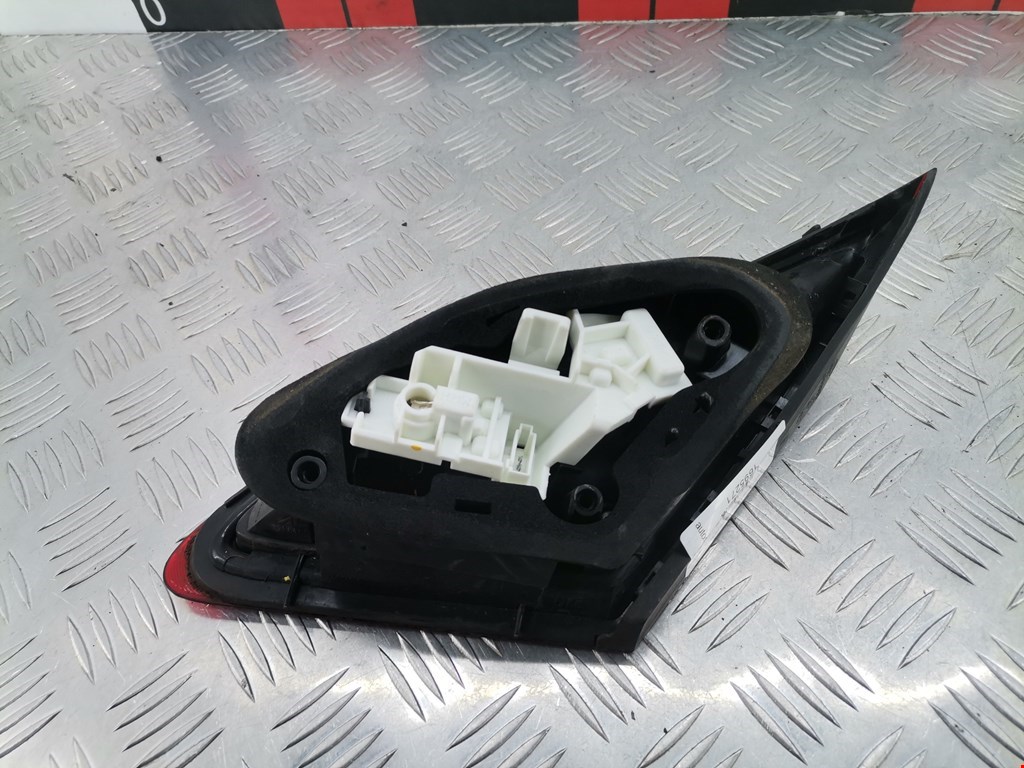 Фонарь задний внутренний левый OPEL Astra J 2009-2017